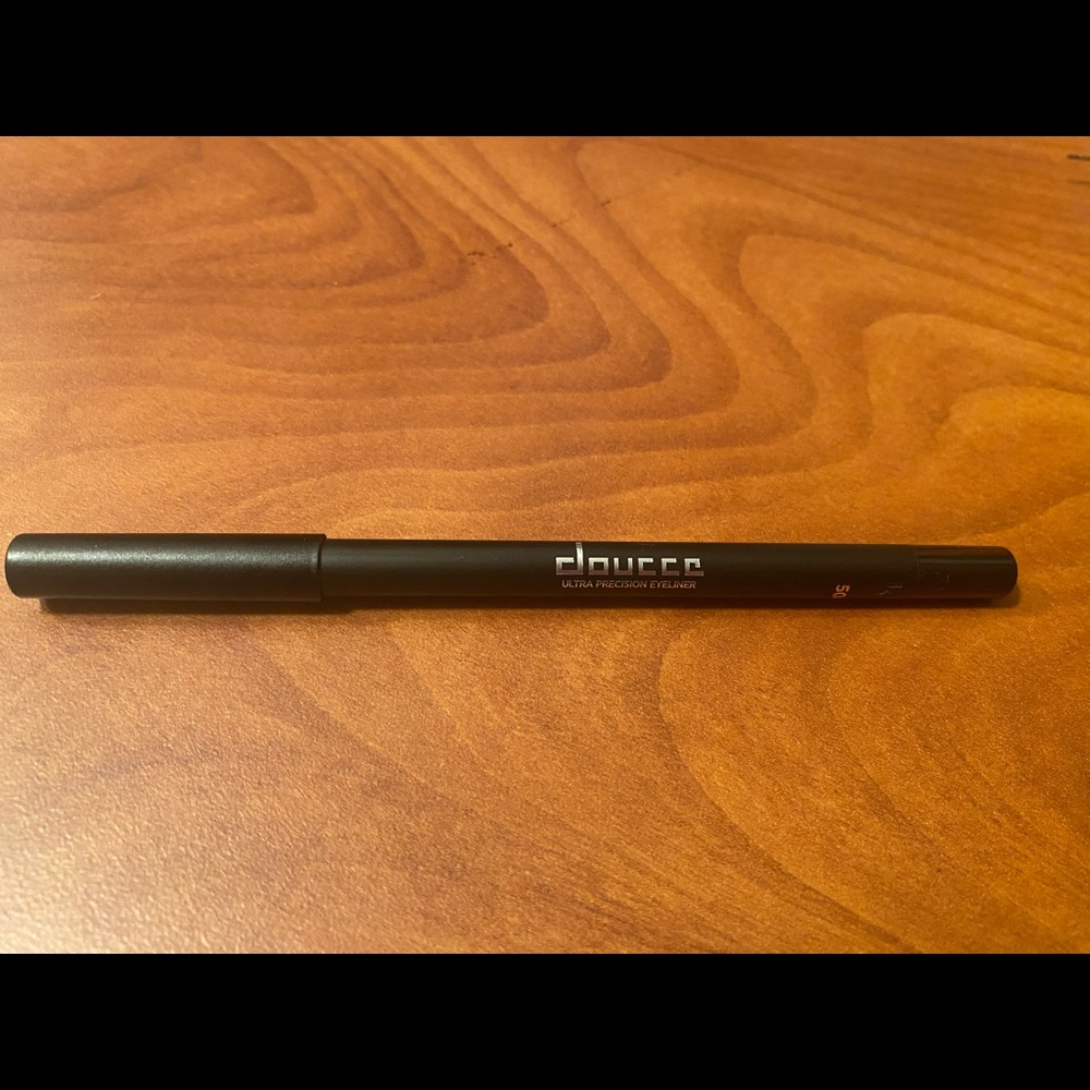 Doucce Kohl eyeliner